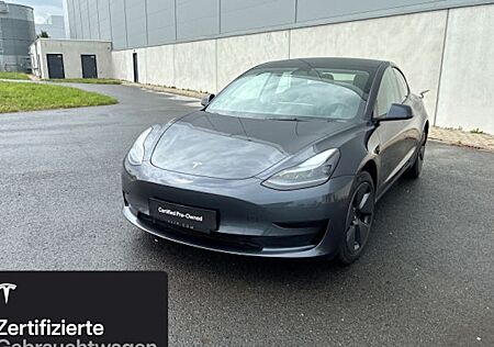 Tesla Model 3 Hinterradantrieb RWD 4 Türen