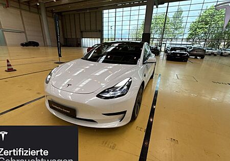 Tesla Model 3 Hinterradantrieb RWD 4 Türen