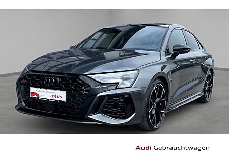 Audi RS3 2.5 TFSI S tronic quattro 4 Türen
