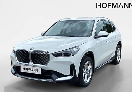 BMW iX1 xDrive30 5 Türen
