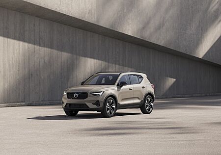 Volvo XC 40 B3 Plus Dark DCT 5 Türen
