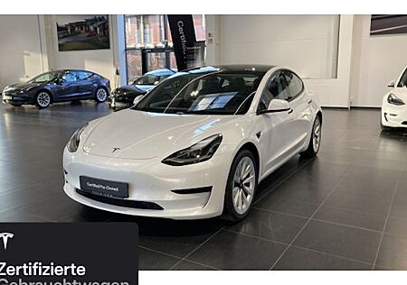 Tesla Model 3 Hinterradantrieb RWD 4 Türen