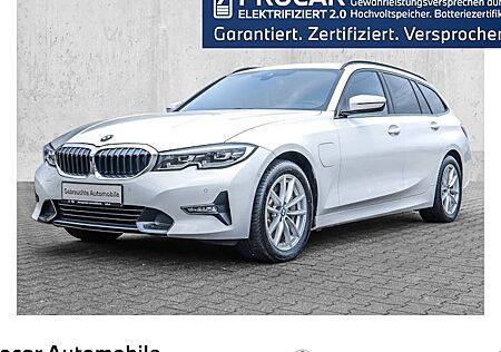 BMW 3er 330e Touring Sport Line Automatic 5 Türen