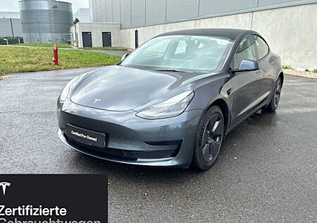 Tesla Model 3 Hinterradantrieb RWD 4 Türen