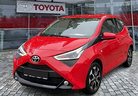 Toyota Aygo 1,0-l-VVT-i x-play club 5 Türen