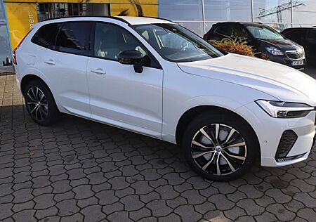 Volvo XC 60 B4 D Plus Dark Auto 5 Türen