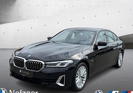 BMW 3er 330e Touring Luxury Line Auto 5 Türen