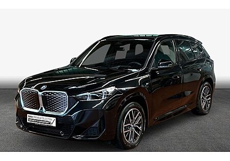 BMW iX1 xDrive30 5 Türen