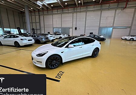 Tesla Model 3 Allradantrieb mit Dualmotor Performance 4 Türen