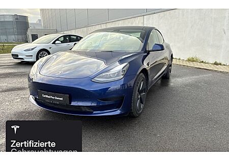 Tesla Model 3 Hinterradantrieb RWD 4 Türen