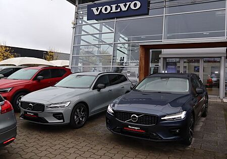 Volvo V60 B4 DCT Plus Dark 5 Türen