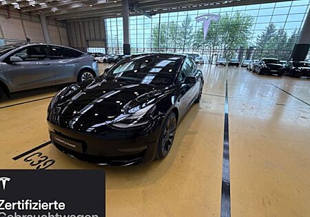 Tesla Model 3 Allradantrieb mit Dualmotor Performance 4 Türen
