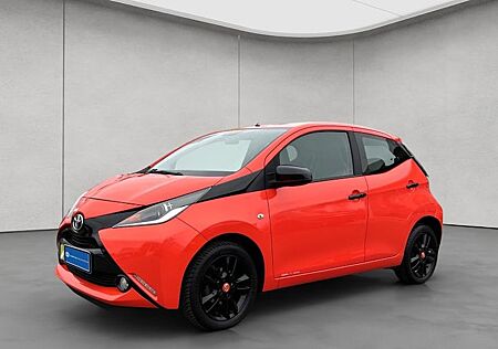 Toyota Aygo (X) Aygo (X) 1.0-l-VVT-i Play 5 Türen