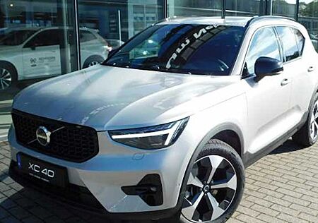 Volvo XC 40 B4 Plus Dark DCT 5 Türen