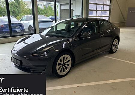 Tesla Model 3 Hinterradantrieb RWD 4 Türen