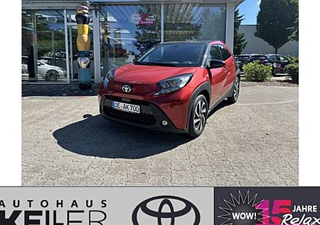 Toyota Aygo (X) Aygo (X) 1.0-l-VVT-i Play S-CVT 5 Türen