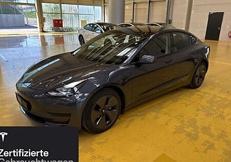 Tesla Model 3 Hinterradantrieb RWD 4 Türen
