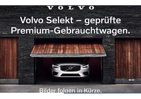 Volvo XC 40 B3 Black Edition Plus DCT 5 Türen