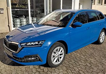 Skoda Octavia Combi 2,0 TDi DSG AHK ACC LED NAVI KAM.