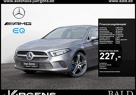 Mercedes-Benz A 250 Progressive/LED/Cam/Pano/Ambiente/17