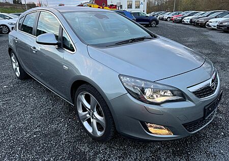 Opel Astra 1.4 Turbo *Cosmo*SHZ*PDCvo+hi*BiXenon-Scheinwerfer*Aktives Kurvenlicht*Radio*Tempomat*Ambiente-Beleuchtung*