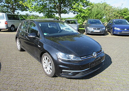 VW Golf Highline 1.5 TSI NAVI LED ALU APS SITZHZG A