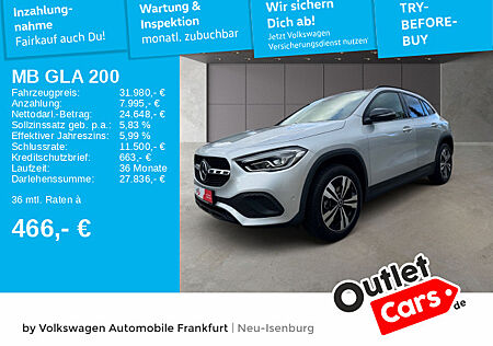 Mercedes-Benz GLA 200 Navi AHK Panoramadach Sitzheizung Leichtmetallfelgen