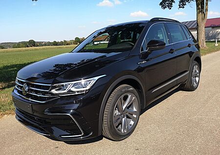 VW Tiguan 2.0TDI DSG 4Motion R-Line AHK Navi Cockpit