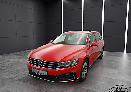 VW Passat Variant GTE 1.4TSI DSG LED NAV Pro AHK ACC