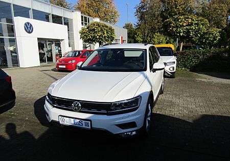 VW Tiguan Comfortline 2.0 TDI 4M DSG AHK LED NAVI R