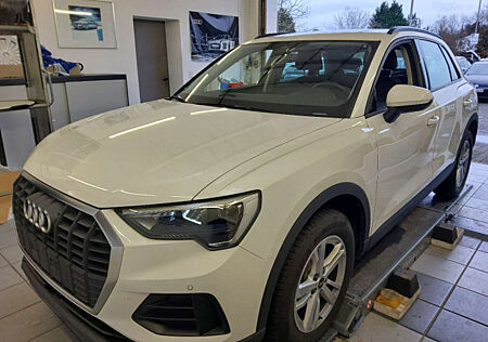 Audi Q3 35 TDI S tronic LED DAB Panorama