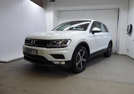 VW Tiguan Highline 2.0 TDI Navi Pano AHK LED el.Kla