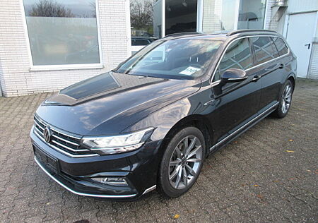 VW Passat Variant R-Line 2.0 TDI DSG NAVI PANO LED