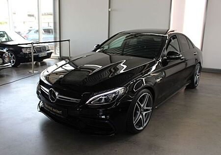 Mercedes-Benz C 63 AMG COMAND DISTRONIC Panorama Kamera LED