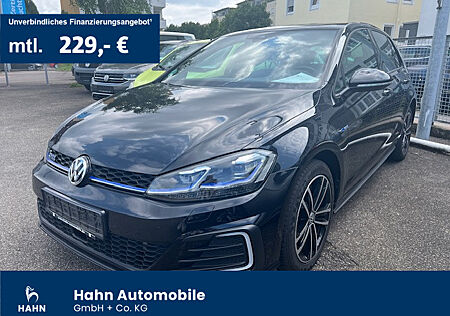 VW Golf VII 1.4TSI DSG GTE CCS LED ACC Navi Sitzh