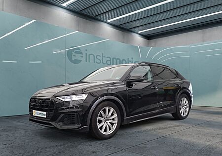 Audi Q8 SUV 55 TFSI qu. tiptr. HUD Luft PANO AHK 21?