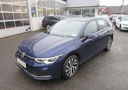 VW Golf Style 1.4 eHybrid DSG PANO STANDH KAMERA AL