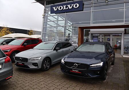 Volvo V60 B4 B DKG Plus Dark+Pano+AHZV+19Zoll+SOFORT