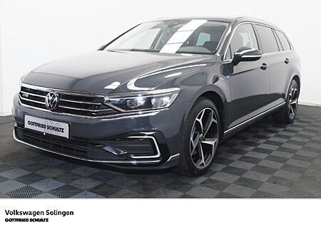 VW Passat Variant 1.4 GTE R-Line IQ.Light Navi SHZ ACC