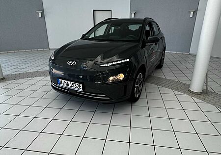 Hyundai Kona 39,2kWh Select-Paket *3-phasiges-Laden*