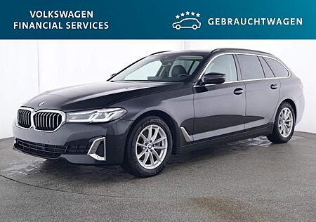 BMW 530 d Touring xDrive 3.0 210kW 8-Gang Steptronic 5 Sitze 4 Türen