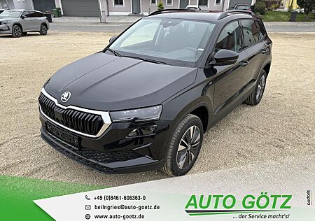 Skoda Karoq Drive DSG AHK*Navi*DAB*VZE*LED*ACC*SmartLink*DigiCockpit*elektr. Heckkl.*Kamera*Kessy*Freispr.*Sitzheiz*PDC*vo+hi*Alu*LichtAssist*SpurAssist*Connect*Sunset*ZV-Funk*4xEFH*Ladeboden*Lenkradheiz*Nebel*Armlehne*Metallic