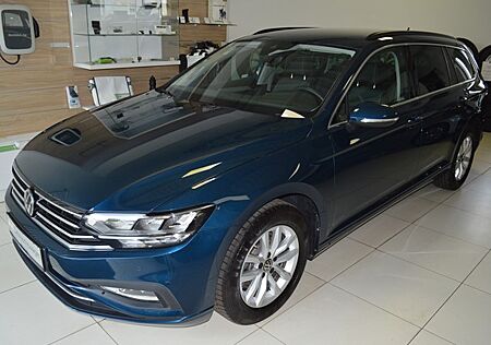 VW Passat Variant Business 1.5 TSI DSG LED Navi AHK SHZ