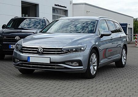 VW Passat Variant 2.0 TDI DSG Business / Matrix