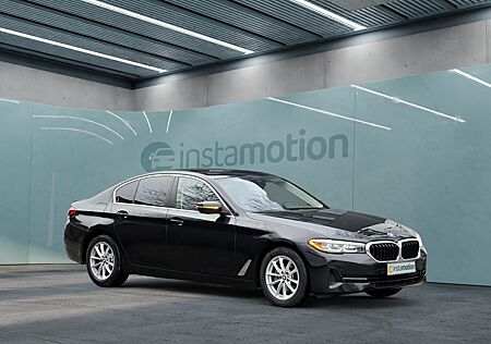 BMW 520 d xDrive Aut. / STANDHEIZUNG / RFK / DAB