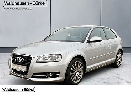 Audi A3 2.0 TDI Ambition *WENIG KM / XENON / TEMPOMAT*