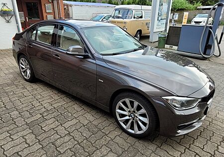 BMW 320 Limousine/Navigation/Sitzheizung/Klimaautomatik/Allwetter/Bi-Xenon