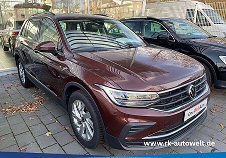 VW Tiguan 1.5 TSI LIFE NAVI LED STANDHZG ACC Parklenk. Fernlichtass. El. Heckklappe