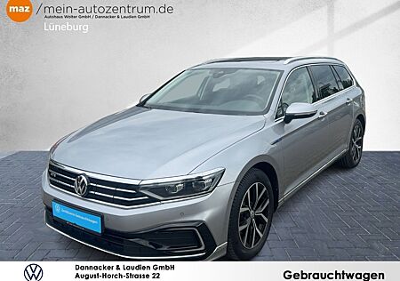 VW Passat Variant GTE 1.4 TSI Hybrid Alu Matrix-LED AHK Pano. Standh. Navi Sitzh. Kamera App-Con.