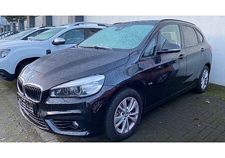 BMW 218 Active Tourer Sport Line Park-Assistent Navi LED Mehrzonenklima Fahrerprofil AHK-abnehmbar